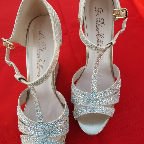De Blossom Collection size 9 Champagne colored wedges - Picture 3 of 6
